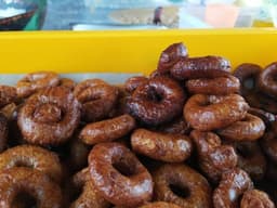 Kuih Peneram Warisan Asli (1000g) - Thumbnail 2