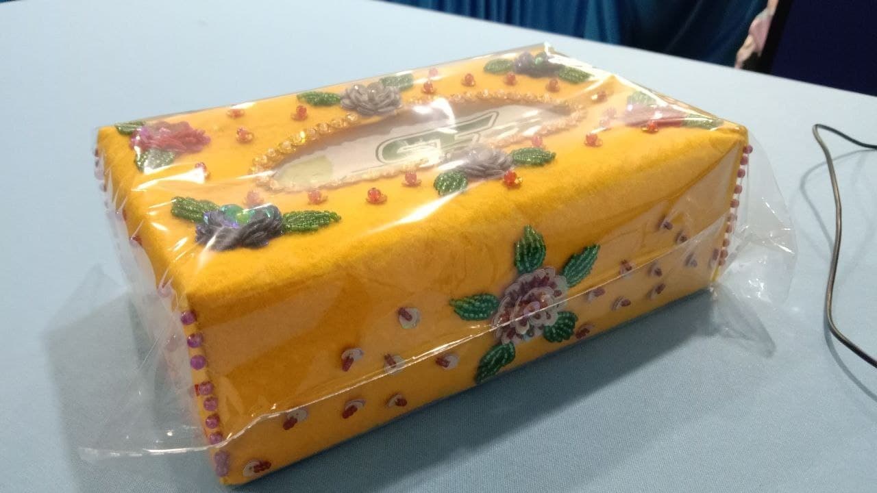Kotak Tisu Sulaman Manik