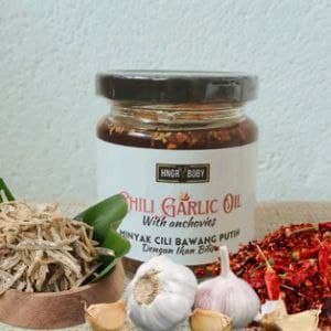 CHILLI GARLIC OIL WITH ANCHOVIES (dengan ikan bilis) - Image 1