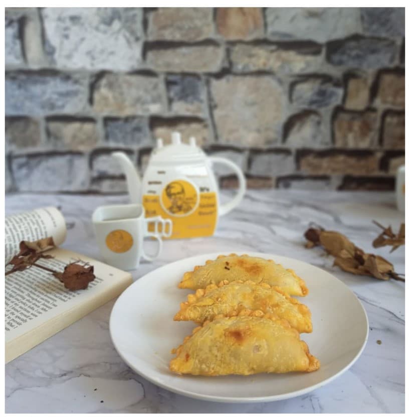 Karipap Ayam Frozen 12pcs