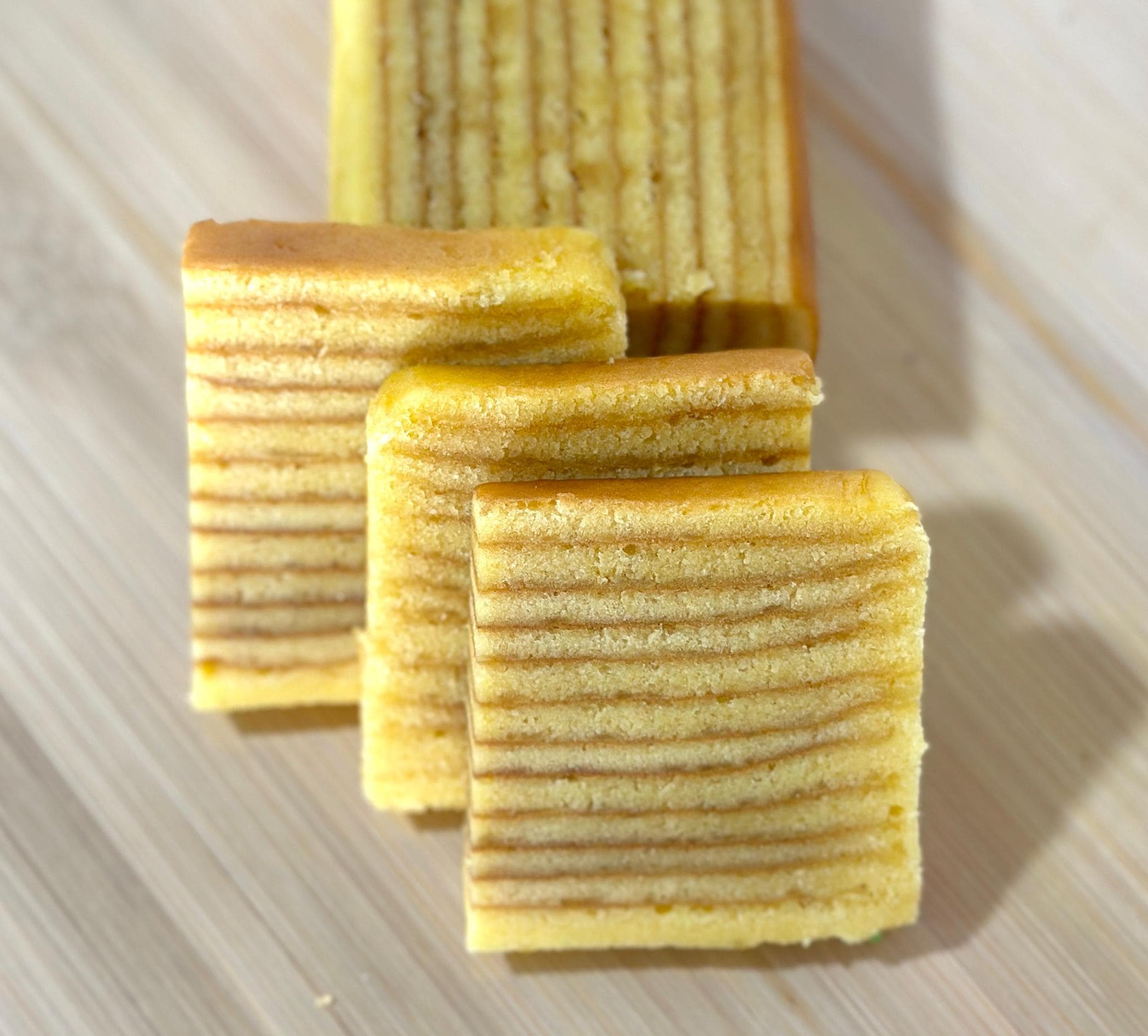 Kek Lapis Sarawak Perisa Cheese