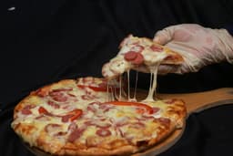 Pizza Sosej Ayam FROZEN - Thumbnail 2