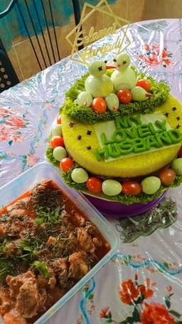 Pulut Kuning berhias dan rendang Ayam by Jannah - Thumbnail 1