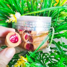 RED VELVET CRISPY ROLL@KAPIT ROLL - Thumbnail 2