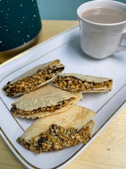 KUIH KAPIT CHOCKY NUT - Thumbnail 1