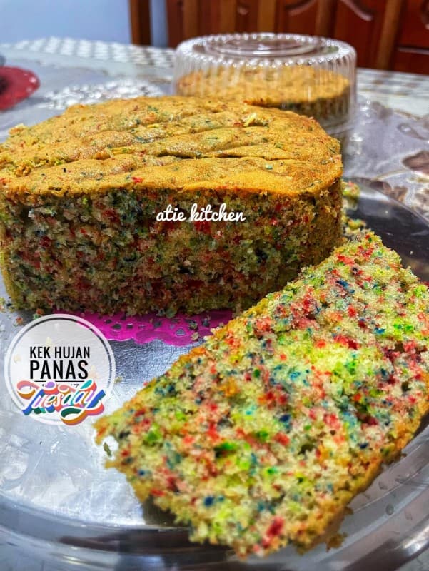 Atie Kek Hujan Panas