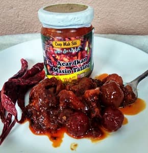 Acar buah + ikan masin talang