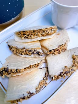 KUIH KAPIT PEANUT NUT - Thumbnail 1