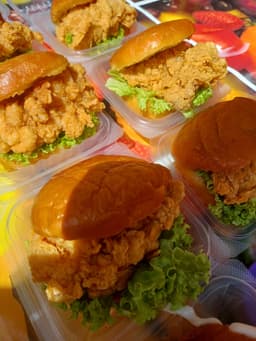 BURGER AYAM CRISPY - Thumbnail 2