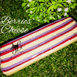 Kek Lapis Berries Cheese