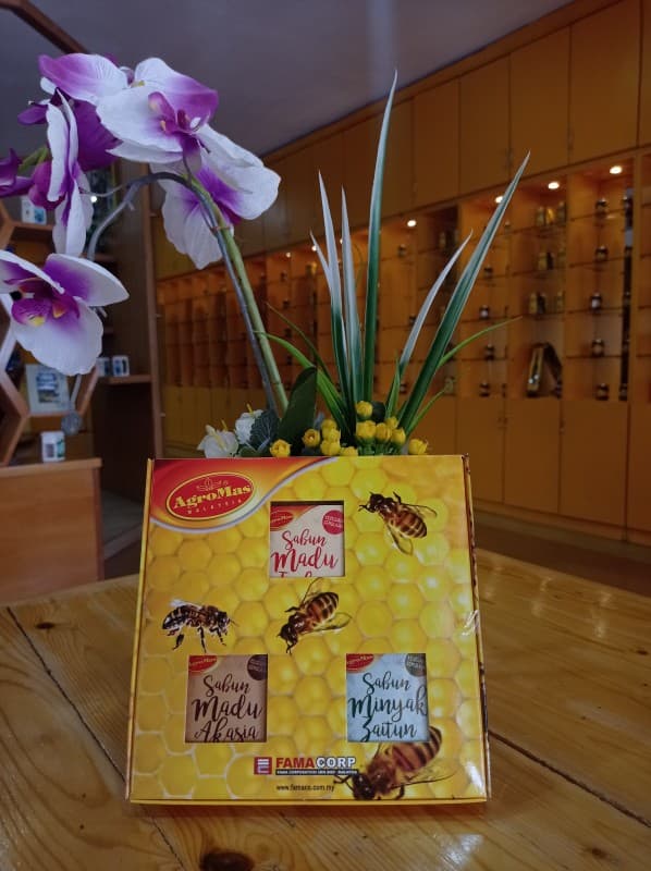 Sabun Madu 3 In 1 - Image 1