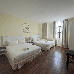 DELUXE FAMILY - Thumbnail 1