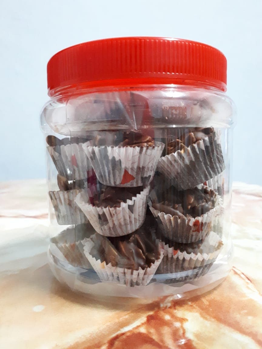 CHOCOLATE ALMOND CLUSTER - Image 1