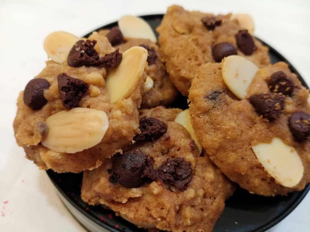 Biskut Oat Choc Almond - Image 1
