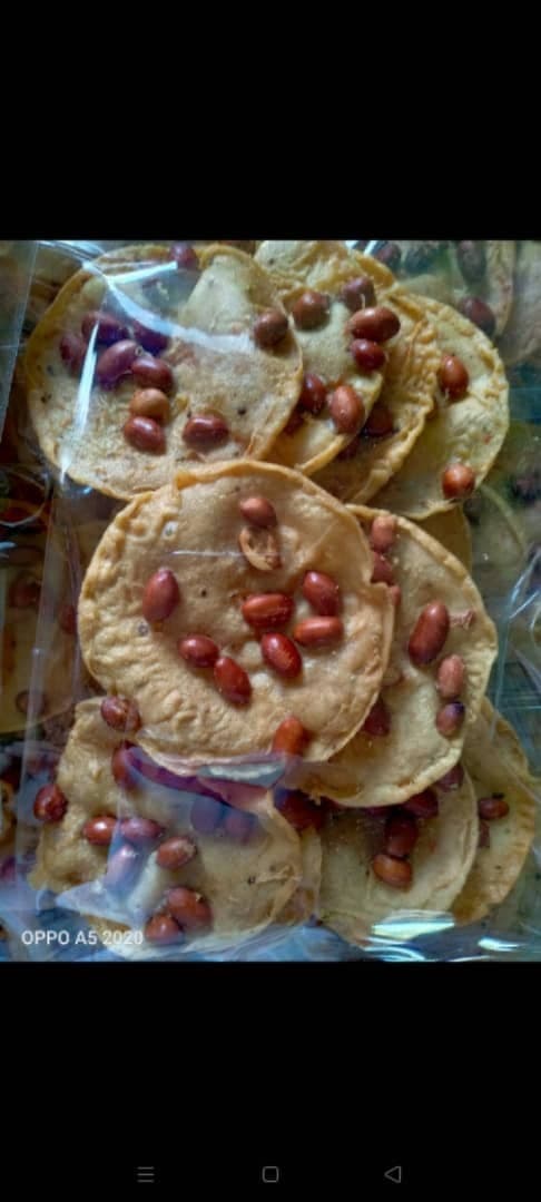Rempeyek Kacang Ikan Bilis