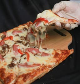 Pizza Ayam Hawaiaan FROZEN - Thumbnail 2