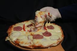Pizza Pepperoni Beef FROZEN - Thumbnail 2