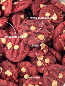 Red Velvet Cookies - Thumbnail 1