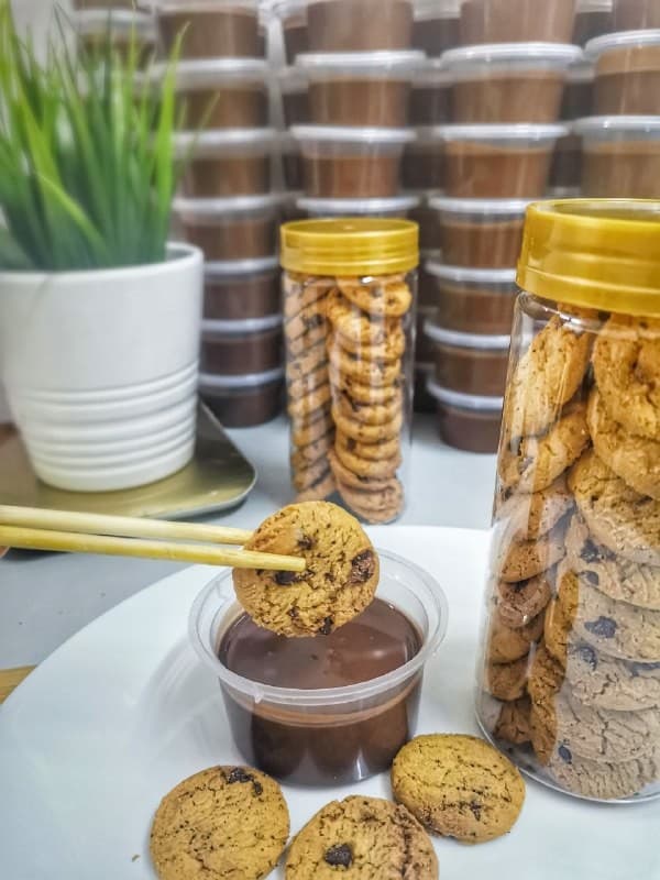 COOKISS ALA FAMOUS AMOS WITH CHOCOLATE DIPS - Image 1