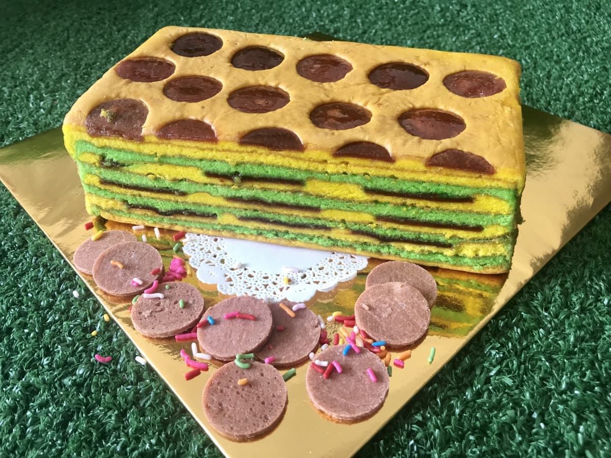 Kek Lapis Asam Manis (separuh buku) - Image 1