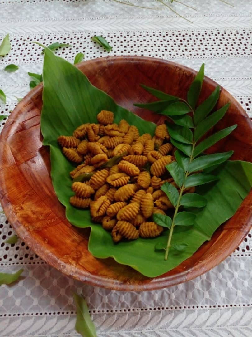 kuih siput kari - Image 1